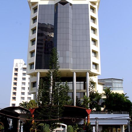 Gokulam Park Hotel Kochi Kültér fotó
