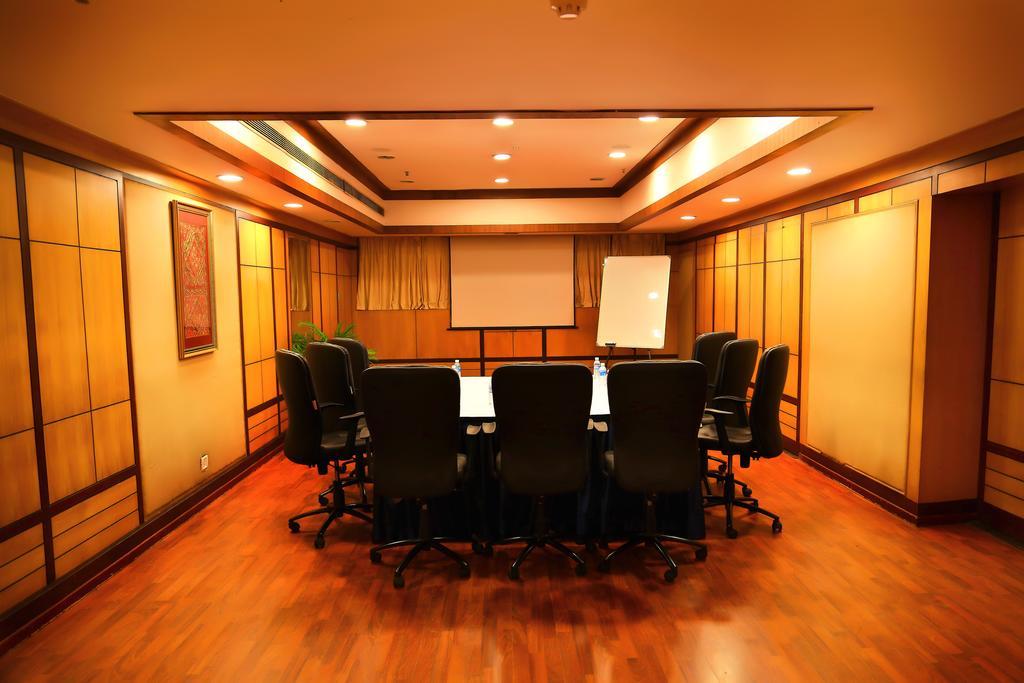 Gokulam Park Hotel Kochi Kültér fotó