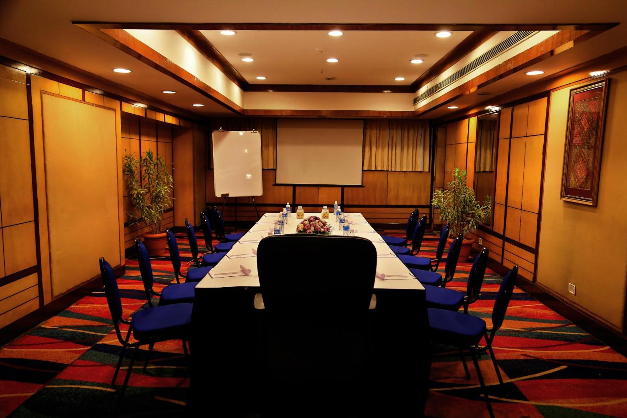 Gokulam Park Hotel Kochi Kültér fotó