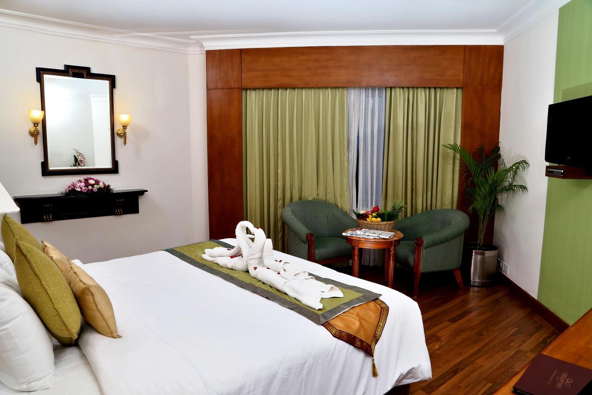 Gokulam Park Hotel Kochi Kültér fotó