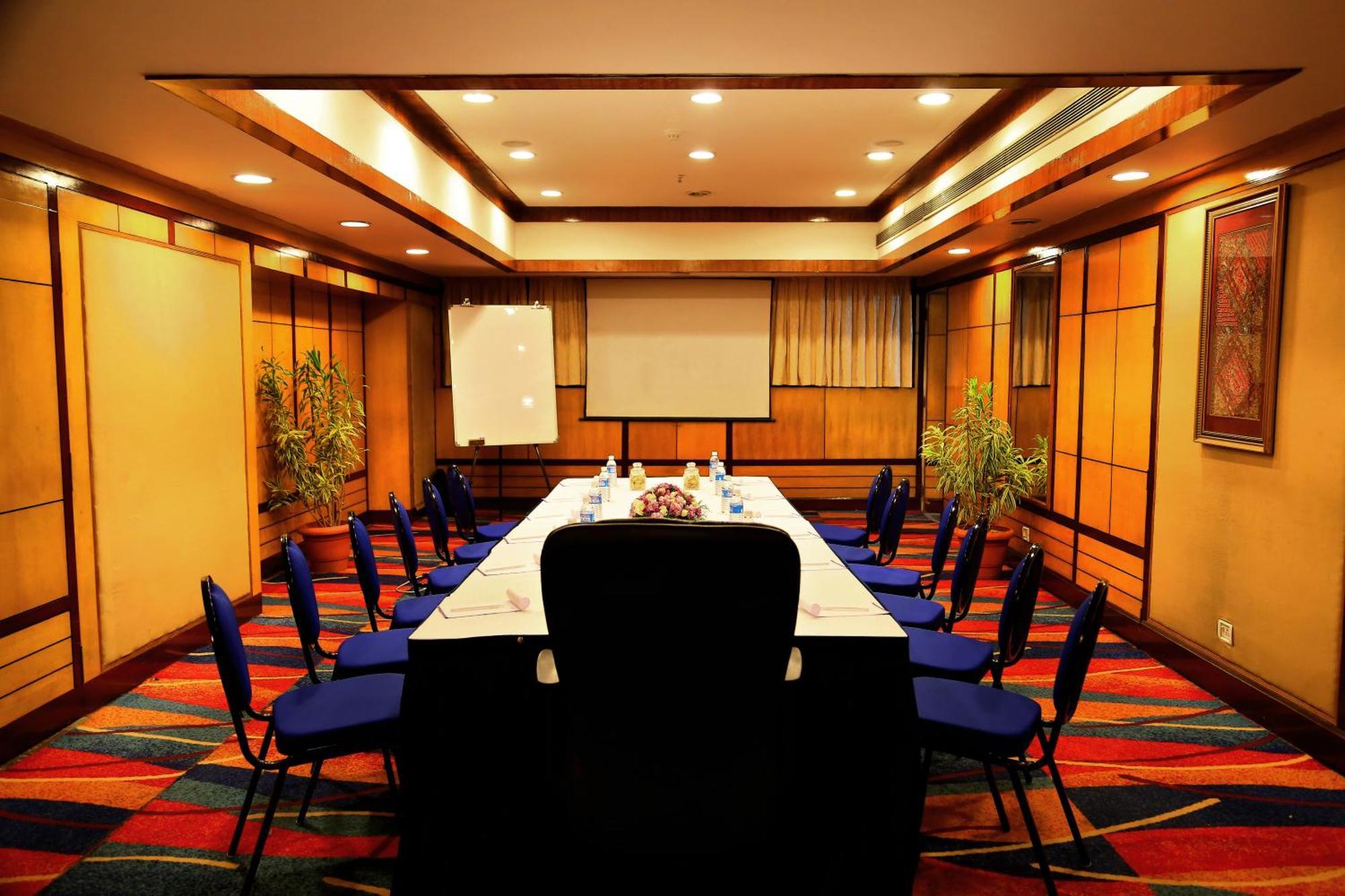 Gokulam Park Hotel Kochi Kültér fotó