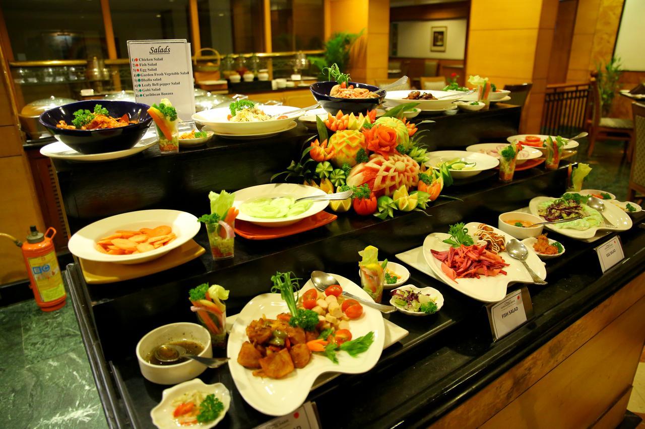 Gokulam Park Hotel Kochi Kültér fotó