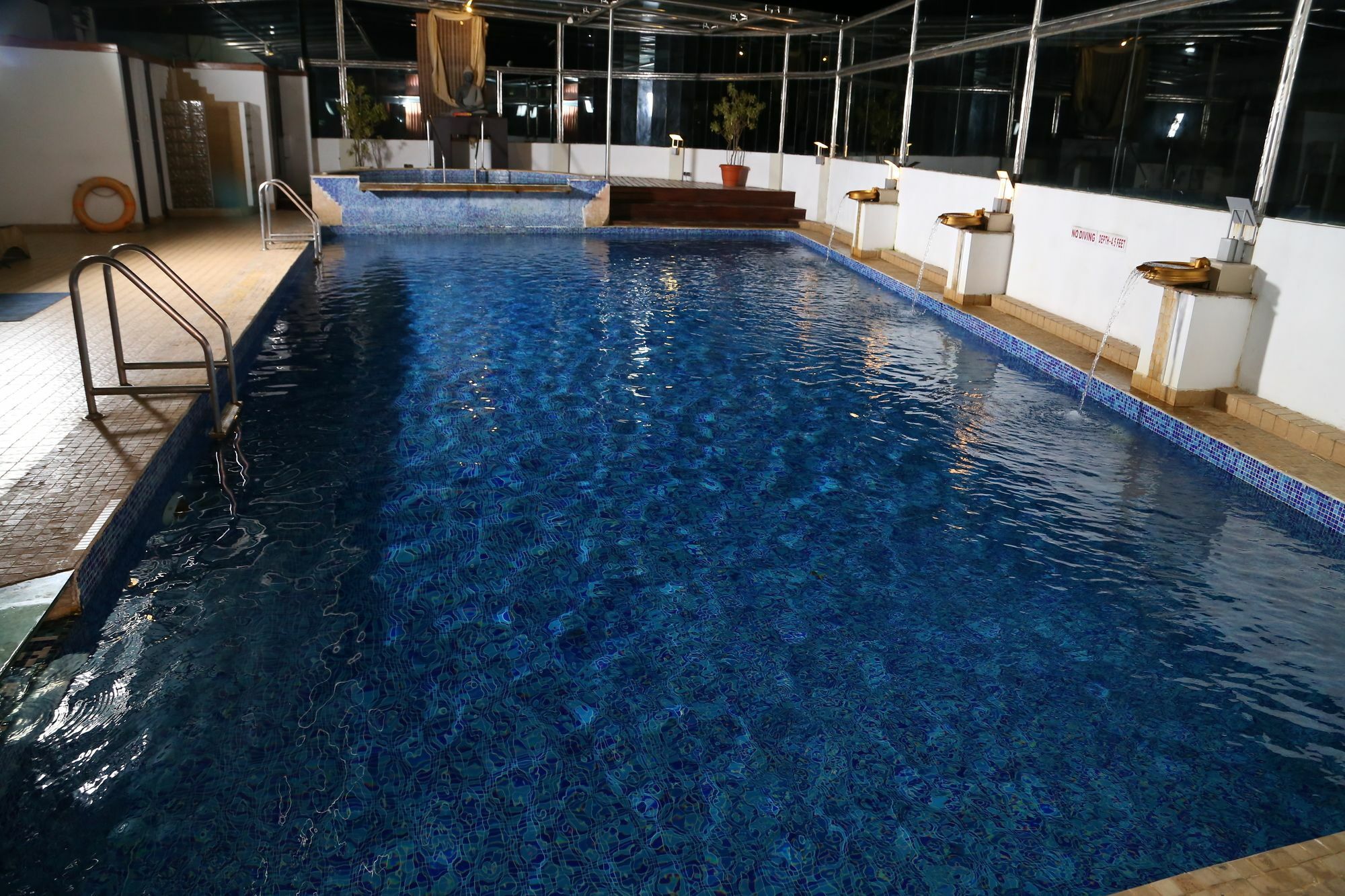 Gokulam Park Hotel Kochi Kültér fotó